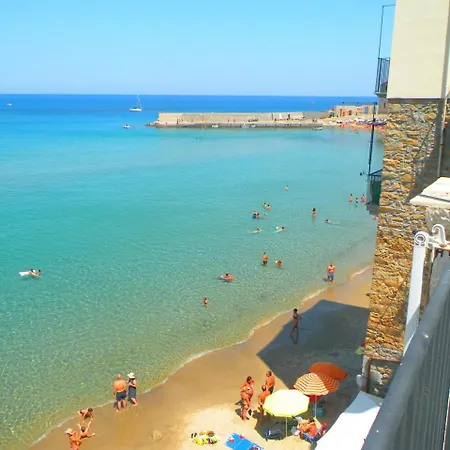 公寓 A Charming Studio With Terrace Overlooking The Sea *